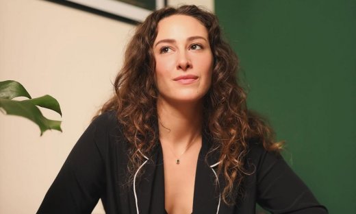 Άγιος έρωτας – Πάλλα: Ο έρωτας υπάρχει πιο ζωντανός από ποτέ, απλώς για την ώρα τον κερδίζει ο φόβος