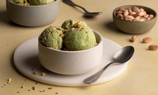 Φτιάξτε σήμερα το πανεύκολο και νόστιμο παγωτό φιστίκι του Πετρετζίκη