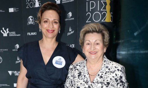 Μαρία Καλλιμάνη: Η σικ εμφάνιση της ηθοποιού και η σπάνια φωτό με τη μητέρα της