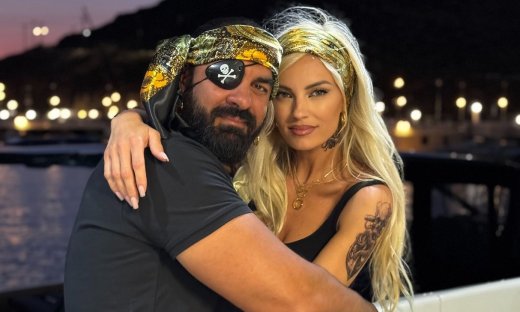 Τζούλια Νόβα: Το εντυπωσιακό πάρτι για τα γενέθλια του συζύγου της, Μιχάλη - Ο πιο γλυκός πειρατής