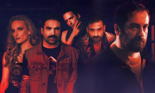 ΤΖΟΝΙ ΜΠΛΕ «Eκδίκηση σε οικογενειακή συσκευασία» σε σκηνοθεσία του Γιωργή Τσουρή