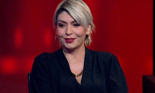 The Chase: Διαγωνιζόμενος φλέρταρε τη Γυναίκα με τα Μαύρα και τον... γείωσε! «Πρόλαβε άλλος...»