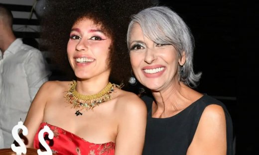 Ματθίλδη Μαγγίρα: H κόρη της, Λήδα Φόστερ ανέβηκε στη σκηνή – «Δεν έχουμε την κλασική σχέση...»