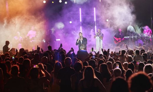 Πάνος Μουζουράκης: Ξεσηκωτικός αλλά και συγκινητικός στη συναυλία του στον Κήπο Μεγάρου (photos)