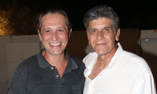 Αιμίλιος Χειλάκης: «Θεωρώ ότι είμαι παιδί του Γιάννη Μπέζου-Στον τρόπο που αντιλαμβάνεται το θέατρο»