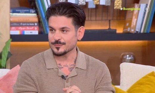 Stan: «Ένιωσα άβολα όταν είδα 15 άτομα κάτω από το μπαλκόνι μου να βγάζουν φωτό τα απλωμένα ρούχα»