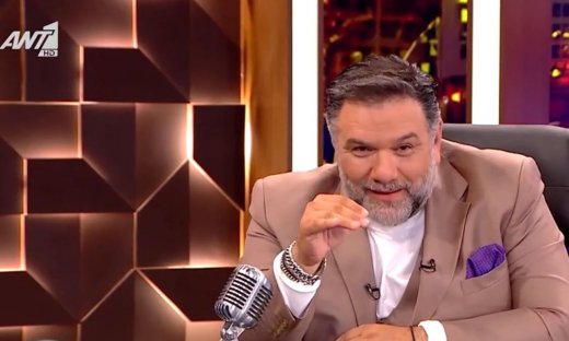 Αρναούτογλου: «Είχα σκεφτεί να αλλάξω επίθετο. Να πάρω της μητέρας μου, Αλεξάκη. Γρηγόρης Αλεξάκης»