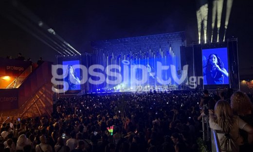 Το gossip-tv στη μεγάλη συναυλία της Μαρίνας Σάττι - 15.000 κόσμος στην Πλατεία Νερού