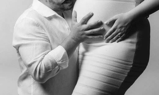 Γνωστός τραγουδιστής θα γίνει πατέρας για πρώτη φορά