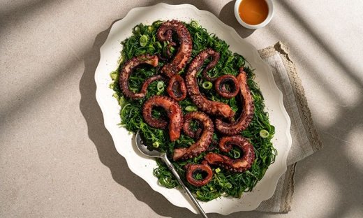 Σαλάτα με χταπόδι και αλμύρα από τον Άκη Πετρετζίκη!