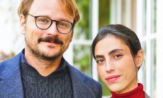 Prive γάμος στη Σπετσοπούλα για τον Νικόλα Νιάρχο και τη Μαλού Ντάλα Πίκολα - Η πρώτη φωτό