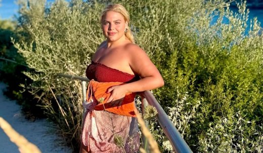 Δανάη Μπάρκα: Η topless φωτογραφία στην... μπανιέρα της!