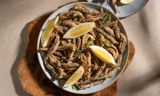 Ο τηγανητός γαύρος του Άκη Πετρετζίκη!