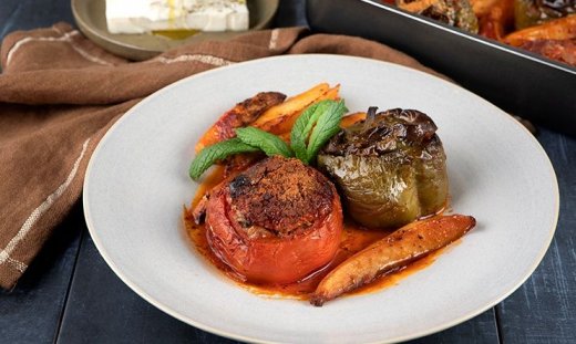 Τα γεμιστά της μαμάς από τον Άκη Πετρετζίκη