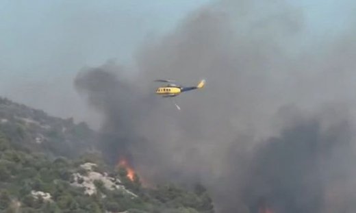 Μεγάλη φωτιά σε Πικέρμι - Σπάτα: Τουλάχιστον 10 σπίτια κάηκαν