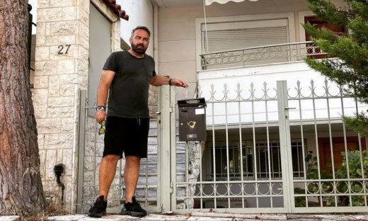 Γρηγόρης Γκουντάρας: Το βίντεο από το σπίτι του μετά τη διάρρηξη: «Τους κουμπαράδες των παιδιών μου»