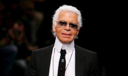 Η βιογραφία του Καρλ Λάγκερφελντ κυκλοφορεί σε εικονογραφημένη μορφή