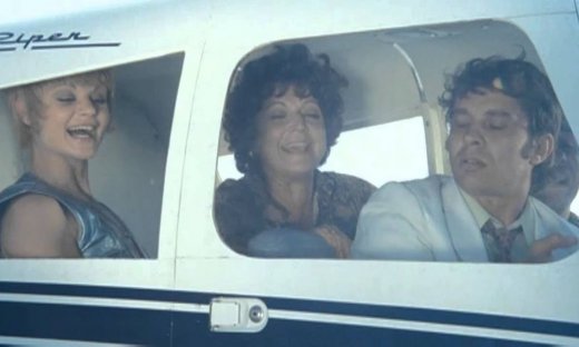 Της βούτηξε το κεφάλι σε...-Η ηθοποιός που έκανε έξαλλη τη Βλαχοπούλου στην ταινία-Η κομμενη σκηνή