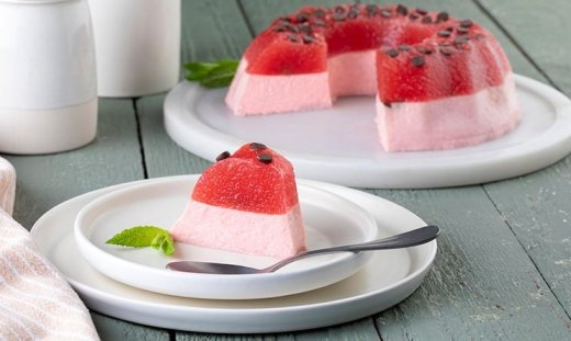 Γιαουρτογλυκό με καρπούζι από τον Άκη Πετρετζίκη