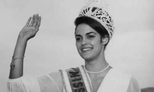 Σαν σήμερα πριν 61 χρόνια η Κορίνα Τσοπέη αναδείχτηκε «Μις Υφήλιος»