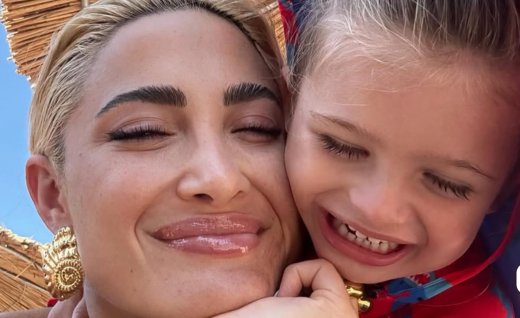 Ιωάννα Τούνη: Σε βάφτιση μαζί με τον γιο της – Ο Πάρης έκλεψε τις εντυπώσεις