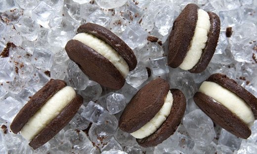 Sandwich με παγωτό βανίλια από τον Άκη Πετρετζίκη