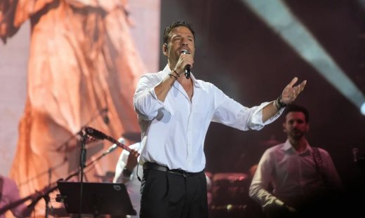 «Mάγεψε» την Κωνσταντινούπολη ο Κωνσταντίνος Αργυρός - Το after party & η τιμητική πλακέτα 