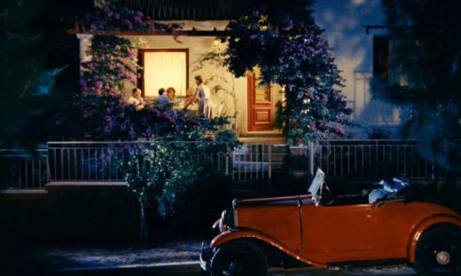 Έτσι είναι σήμερα το σπίτι όπου είχε γυριστεί το μιούζικαλ «Μερικοί το προτιμούν κρύο» στου Παπάγου!