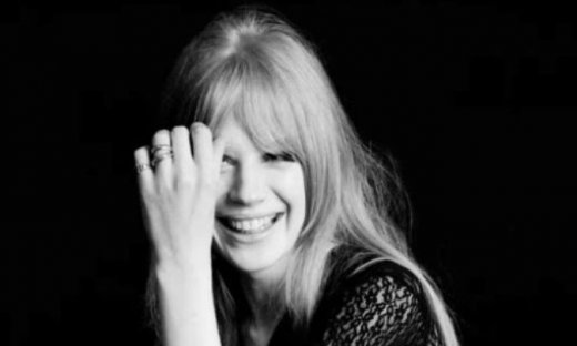 Τραγουδίστρια-θρύλος «μαύρισε» την Ελλάδα: «Έπαθα μόλυνση, ένιωσα προδομένη, δεν θα ξανάρθω ποτέ!»