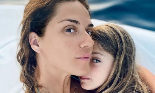 Βάσω Λασκαράκη - Αποχωρίστηκε για πρώτη φορά την κόρη της, Εύα: «Έφυγες παιδί και γύρισες…»