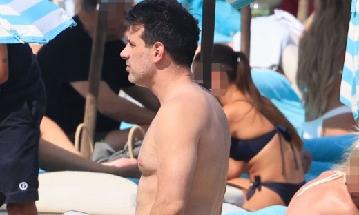 Θοδωρής Φέρρης: Διακοπές στη Μύκονο για τον τραγουδιστή