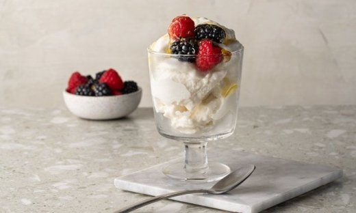 Frozen yogurt από τον Άκη Πετρετζίκη