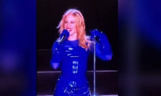 Κάιλι Μινόγκ: Η ελληνική «καλησπέρα» της, τα απίθανα outfits & η εκρηκτική ενέργεια επί σκηνής!