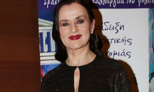 Καρυοφυλλιά Καραμπέτη: Η ρουτίνα ομορφιάς και τα μικρά μυστικά της