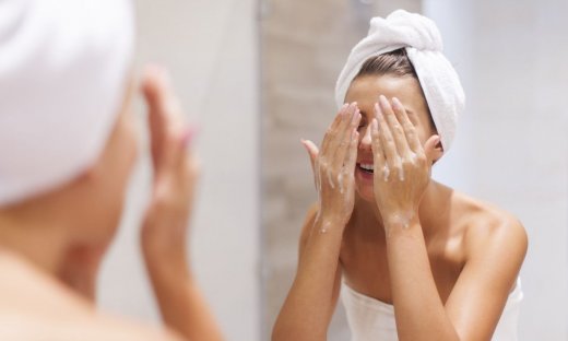 Καθαρισμός & Ενυδάτωση: Το δίδυμο της υγιούς επιδερμίδας