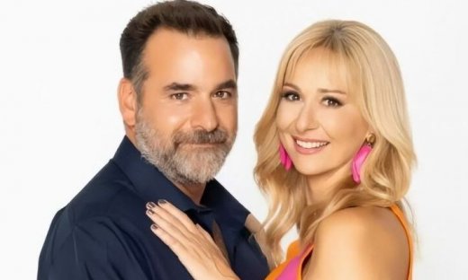 Μην αρχίζεις τη μουρμούρα: Η ξανθιά σερβιτόρα φέρνει ζήλια, ενώ η Ξένια ζει την απόλυτη… αλλαγή!