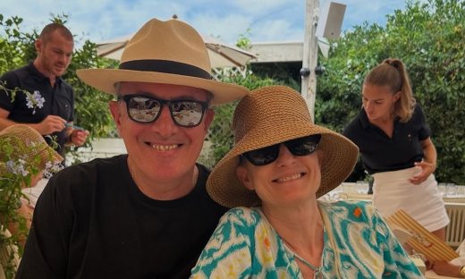 Νίκος Χατζηνικολάου - Κρίστη Τσολακάκη: Η αγκαλιά που έριξε το Instagram & το σχόλιο της Κορομηλά