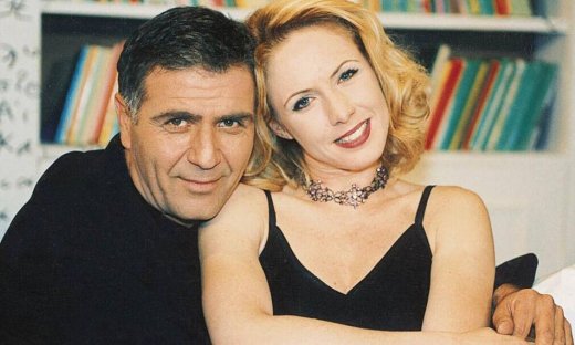 Δύο Ξένοι: Η ιδέα του Κωνσταντίνου να φέρει έναν «θεατρικό αέρα» στη Μαρίνα θα του βγει σε κακό