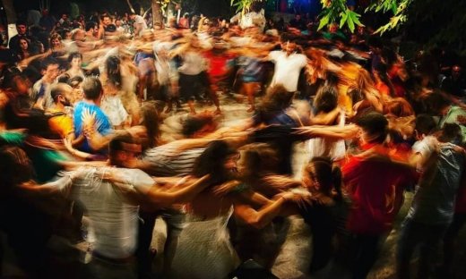 Τα πανηγύρια του Δεκαπενταύγουστου ανά την Ελλάδα – Δείτε πού θα γλεντήσετε μέχρι το πρωί!