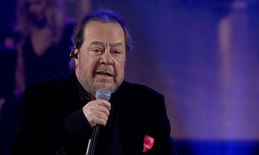 Γιάννης Πάριος: Έχετε δει το σπίτι του στην Πάρο που είναι χτισμένο πάνω στη θάλασσα;