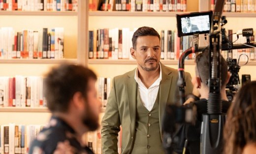 «Το ‘χουμε!»: H νέα ανακοίνωση του ΣΚΑΪ για τον Κώστα Τσουρό & οι φωτό από τα γυρίσματα του τρέιλερ