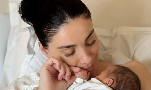 Βαλέρια Χοψονίδου: Το τρυφερό βίντεο την ώρα που κοιμίζει το νεογέννητο μωρό της με νανούρισμα!