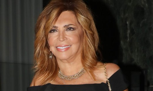 Μιμή Ντενίση: Έτσι είναι το κορμί της με μαγιό & χωρίς ρετούς στα 72 της - Η φώτο από τον Θεολόγο