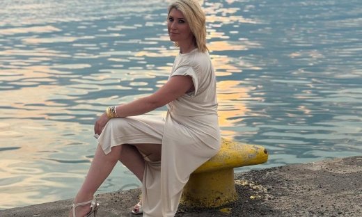 Σία Κοσιώνη: Όπως δεν την έχετε ξαναδεί - Αποθεώθηκε στην πιο natural φωτογραφία του καλοκαιριού