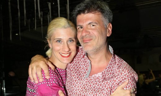 Δεληβοριάς- Καβαλιεράτου: Η μοναδική φωτογραφία από τις διακοπές στη Σέριφο με την κόρη τους