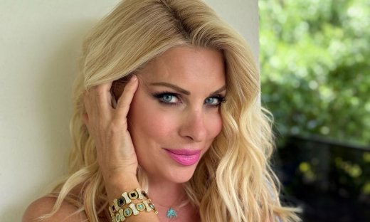 Ελένη Μενεγάκη: Τα 42 άτομα που ακολουθεί στο instagram - Ποιοι ανήκουν στην εκλεκτή λίστα της;