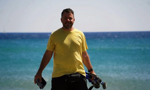 Happy Traveller στην Τήνο - Η 10η σεζόν της απόλυτης ταξιδιωτικής εκπομπής του ΣΚΑΙ ολοκληρώνεται