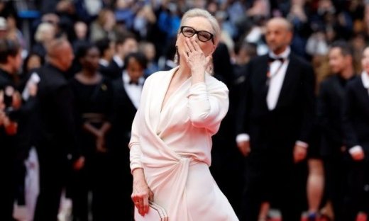 Περιμένουν ώρες στη ζέστη για να δουν τη Μέριλ Στριπ στα γυρίσματα του The Devil Wears Prada 2