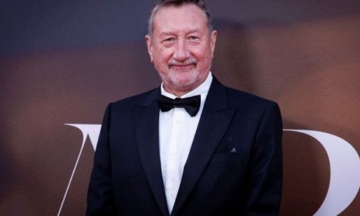 Ο Στίβεν Νάιτ αναλαμβάνει το σενάριο της νέας ταινίας Τζέιμς Μποντ σε σκηνοθεσία Ντενί Βιλνέβ