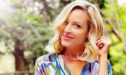 Φαίη Ξυλά: Ο γιος της, Πάρης έβγαλε την πιο εντυπωσιακή φωτογραφία της με κόκκινο μαγιό